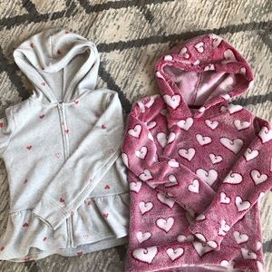 2 girls heart hoodies
